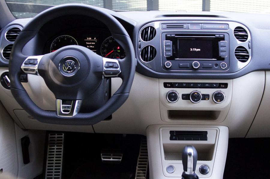  Volkswagen Tiguan R-Line 2014 года  (фото 9 из 28)